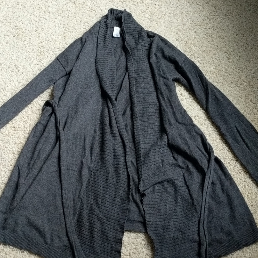 Gap sweater
